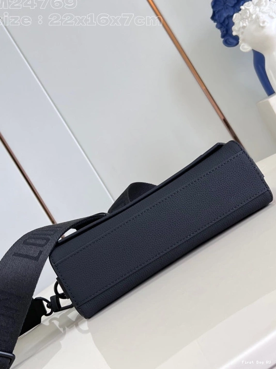 First bag ru LOUIS Messenger Takeoff VUITTON PM-22*16.5*7CM 0731